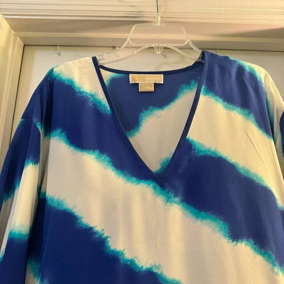 MICHAEL Michael Kors 100% Silk Beautiful Blouse - Picture 2 of 6